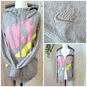 NIKE | RETRO GRAPHIC ZIPPERED FRONT HOODIE sport grey medium